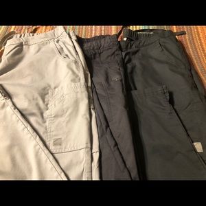 3 Women’s scrub pants, gray, sz M petite